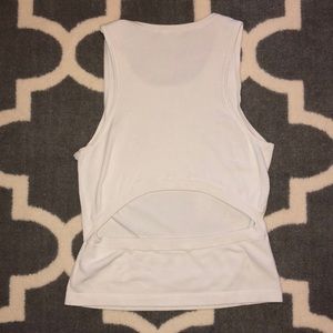 White top with lower back open